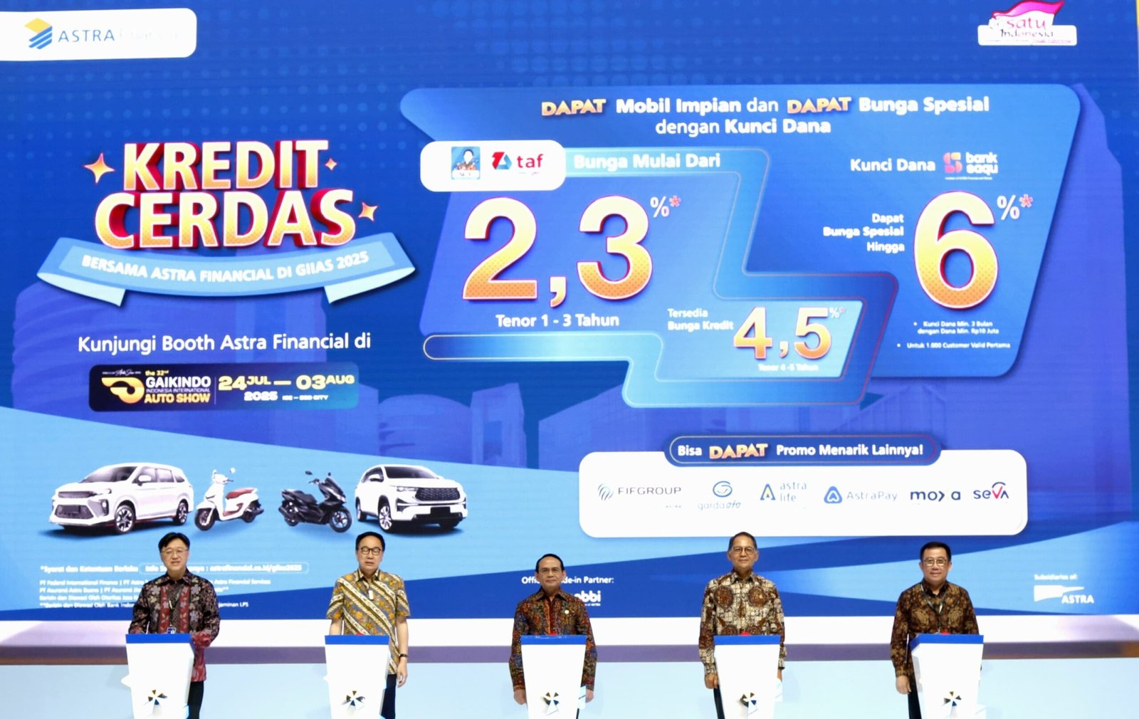 Peresmian booth Astra Financial oleh jajaran Kepala Eksekutif Otoritas Jasa Keuangan (OJK) bersama Komisaris dan Direksi Astra pada Rabu (23/7). Dari kiri ke kanan : Wakil Presiden Direktur Astra (In-Charge Astra Financial), Rudy; Presiden Komisaris Astra, Prijono Sugiarto; Kepala Eksekutif Pengawas Lembaga Pembiayaan, Perusahaan Modal Ventura, Lembaga Keuangan Mikro dan Lembaga Jasa Keuangan Lainnya OJK, Agusman; Kepala Eksekutif Pengawas Perasuransian, Penjaminan dan Dana Pensiun OJK; Ogi Prastomiyono; dan Presiden Direktur Astra, Djony Bunarto Tjondro.