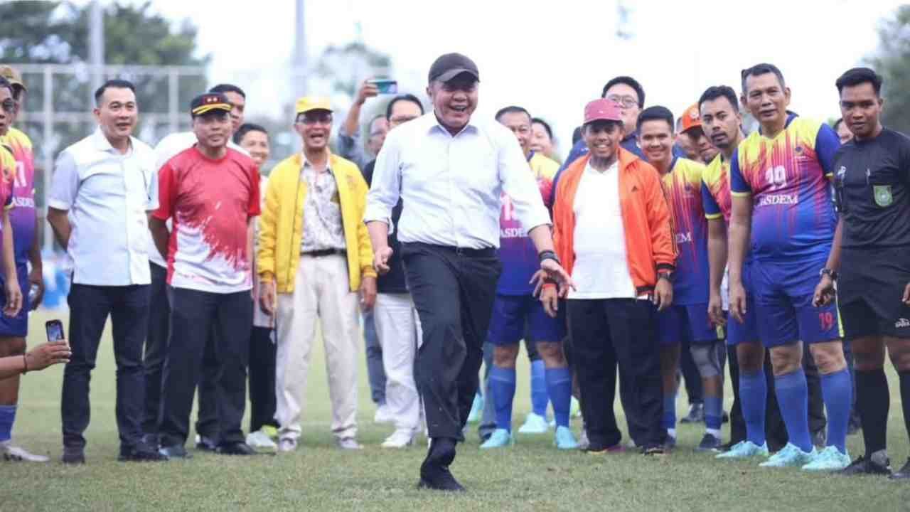 Gubernur Herman Deru Buka Turnamen Sepak Bola Antar Partai: Ajak Insan Politik Jaga Ukhuwah dan Sportivitas