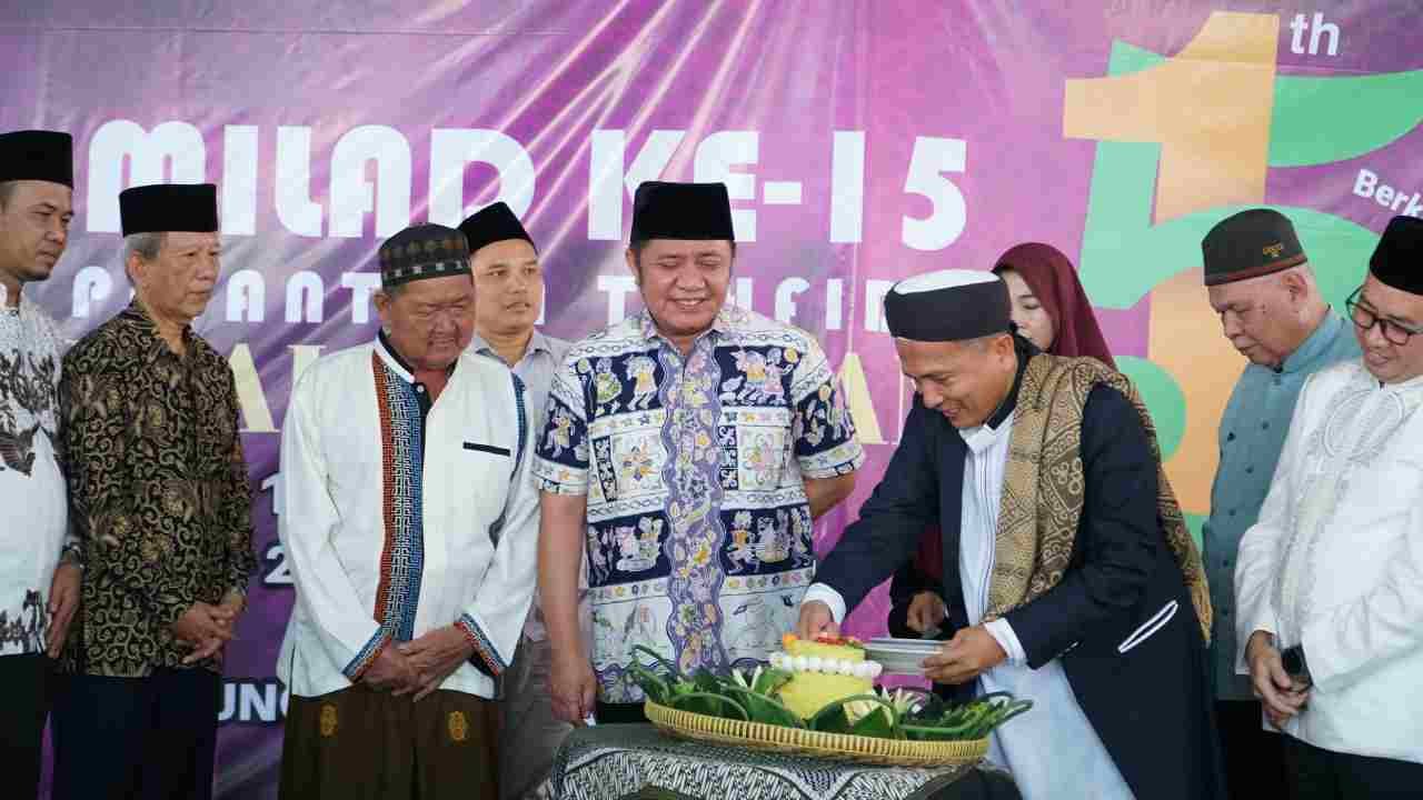Gubernur Herman Deru Hadiri Milad Ponpes Kiai Marogan, Luncurkan Pesantren Lansia dan Beri Beasiswa Santri Tahfizh