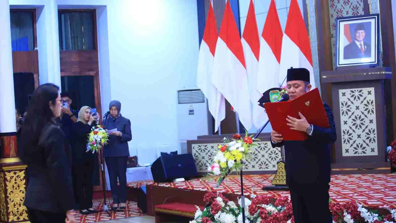Gubernur Herman Deru Kukuhkan Kepala BKN Palembang, Soroti Kekurangan SDM Daerah Pemekaran dan Alokasi PPPK