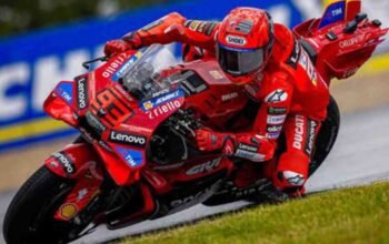 Marc Marquez Juara Sprint Race MotoGP Brno 2025 dalam Duel Sengit, Bagnaia Terpental