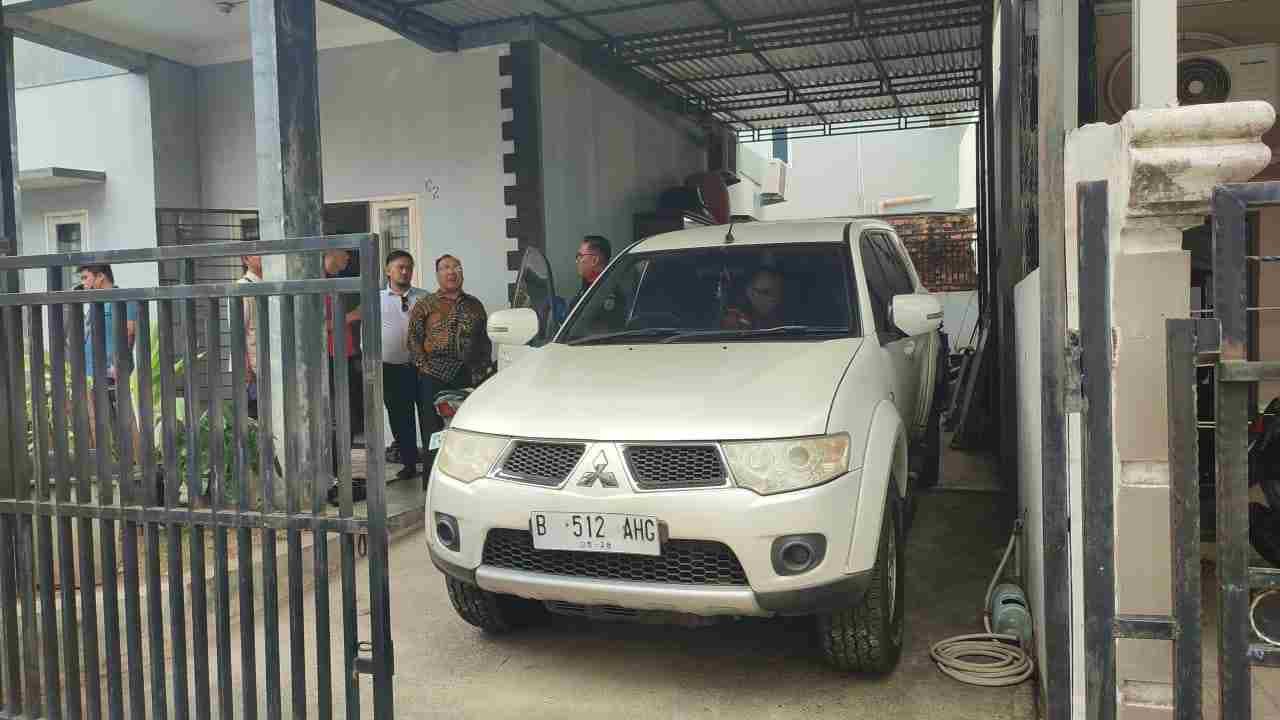 Penyidikan Korupsi Pasar Cinde Kian Agresif, Kejati Sumsel Geledah Rumah Tersangka Raimar Yousnaidi