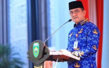 Pimpin Apel Gabungan, Sekda Edward Candra Soroti Kinerja ASN dan Desak Inovasi Pemprov Sumsel