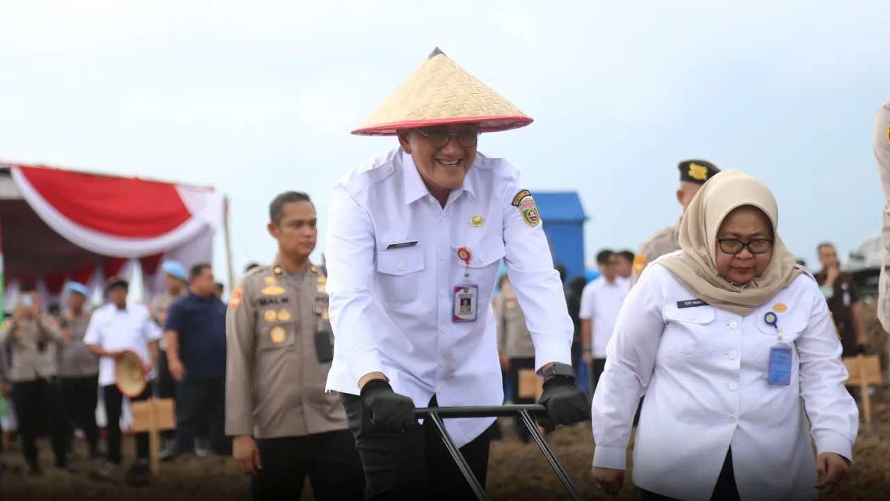 Polda Sumsel Inisiasi Penanaman Jagung Serentak di Ogan Ilir, Sekda Edward Chandra Dukung Penuh Swasembada Pangan