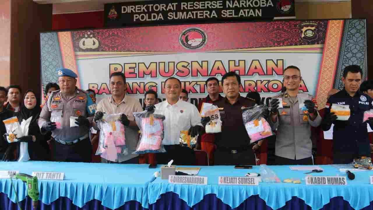 Polda Sumsel Musnahkan 4,55 Kg Sabu dan 23.573 Butir Ekstasi, Selamatkan Ribuan Jiwa dari Narkoba