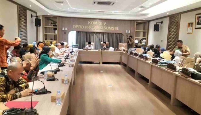 Polemik Ijazah Alumni UKB Palembang Belum Tuntas, DPRD Sumsel Rekomendasikan ke DPR RI