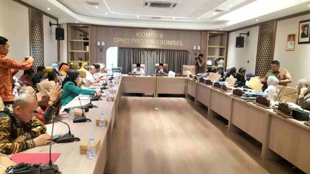 Polemik Ijazah Alumni UKB Palembang Belum Tuntas, DPRD Sumsel Rekomendasikan ke DPR RI