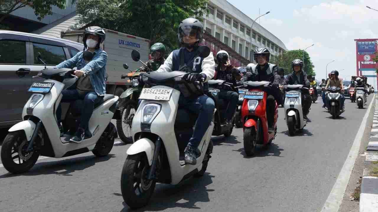 Transformasi Mobilitas Ramah Lingkungan: Astra Motor Sumsel Berbagi Tips Aman Berkendara Motor Listrik Honda