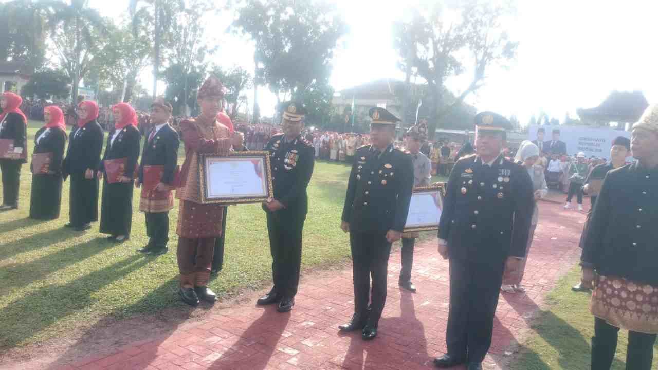 Apresiasi Gerak Cepat Polres OKI, Bupati Muchendi Beri Penghargaan di Momen HUT RI