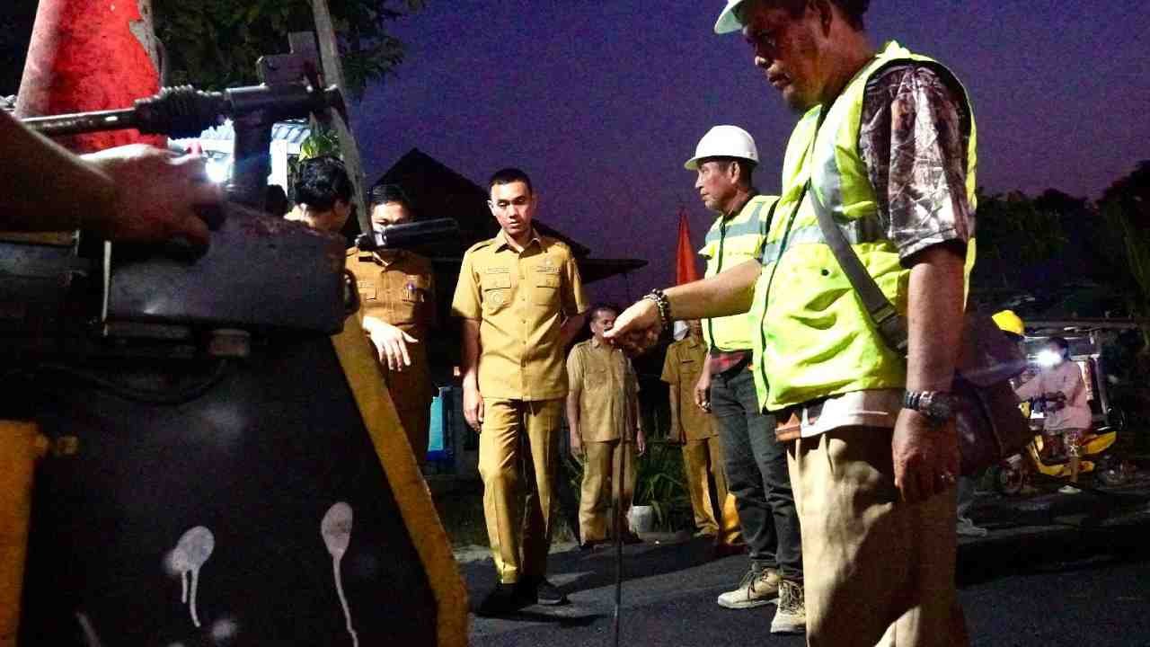 Bupati Muchendi Buka Kran Dana Bangub Rp 30 Miliar untuk Perbaikan Jalan di Tulung Selapan