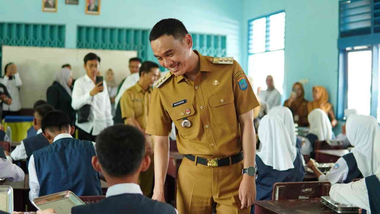 Bupati OKI Pastikan Program Makan Gratis Presiden Tepat Sasaran, Cek Dapur Hingga ke Sekolah