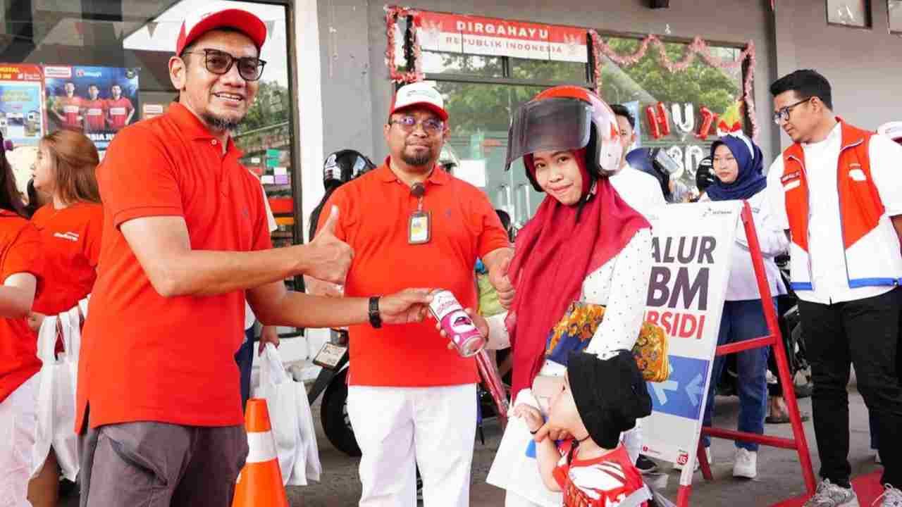 Dua Makna Kemerdekaan Pertamina Sumbagsel, Gelar Lomba di SPBU dan Santunan Panti Asuhan