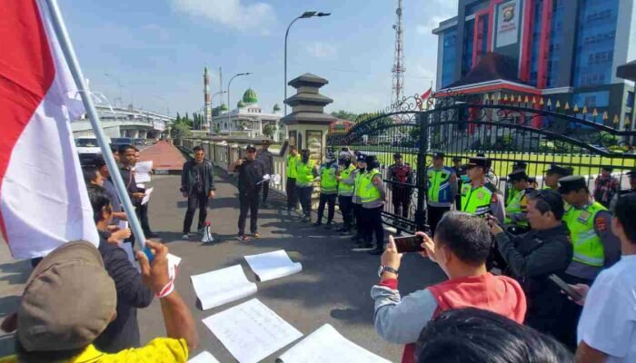 Dugaan Rekayasa Kasus Bergulir, Warga Muara Enim Desak Kapolda Sumsel Copot Kapolsek Gunung Megang