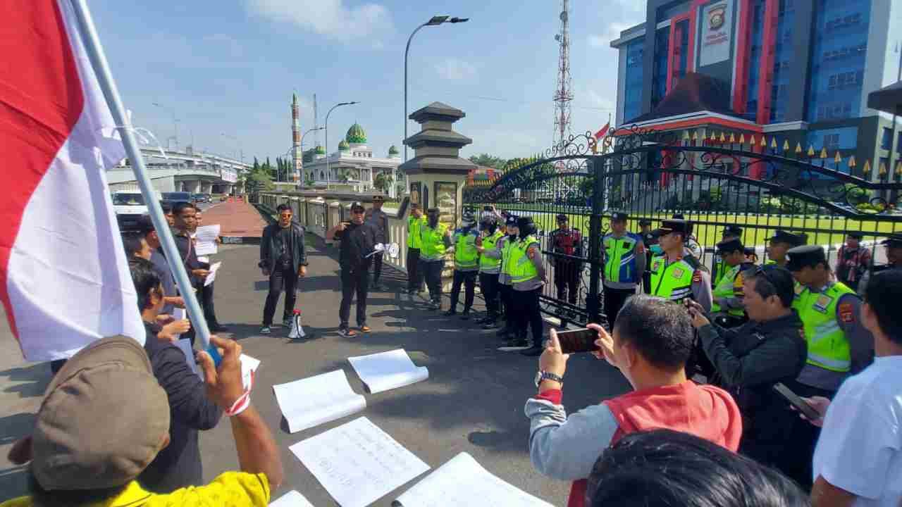 Dugaan Rekayasa Kasus Bergulir, Warga Muara Enim Desak Kapolda Sumsel Copot Kapolsek Gunung Megang