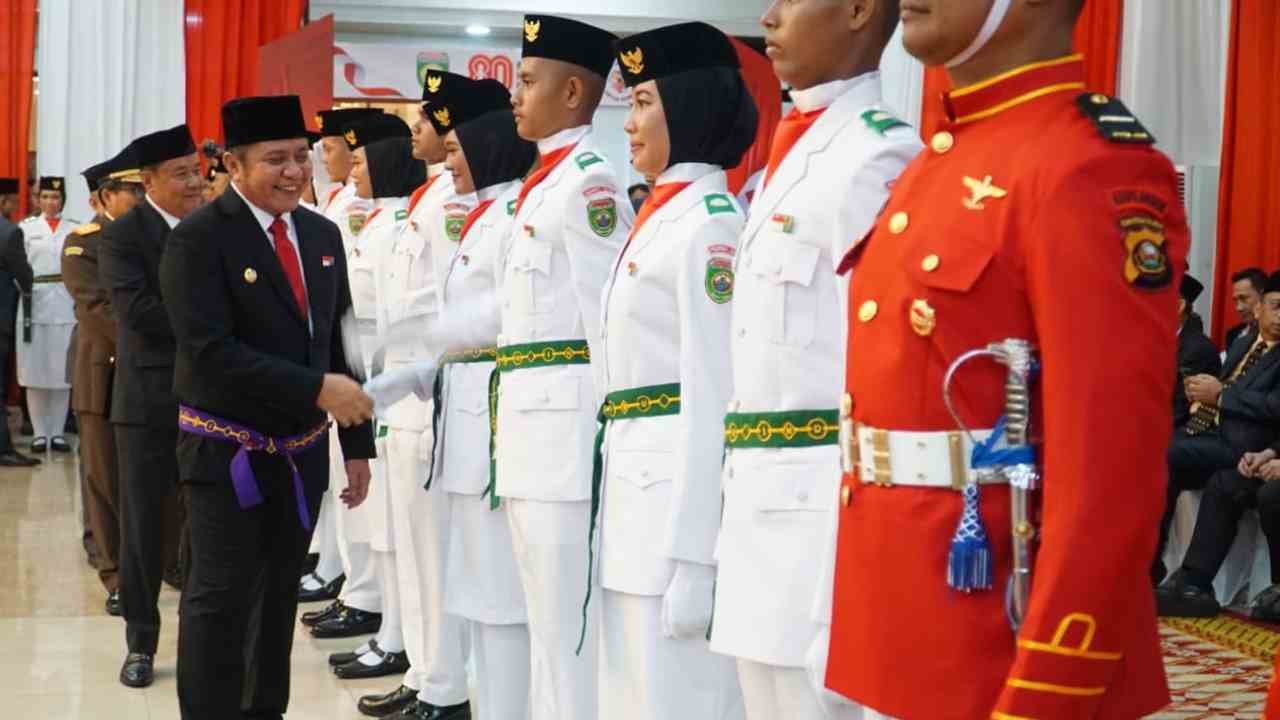 Gubernur Herman Deru Kukuhkan 50 Anggota Paskibraka Sumsel, Siap Bertugas di HUT RI ke-80
