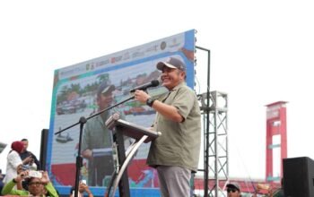 Gubernur Herman Deru Lepas Final Festival Perahu Bidar, Ajak Warga Lestarikan Budaya Sungai Musi