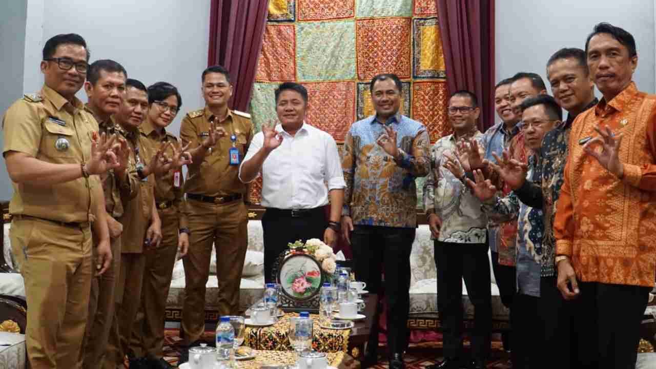 Gubernur Herman Deru Perkuat Sinergi Pembangunan dengan Bupati OKU Selatan
