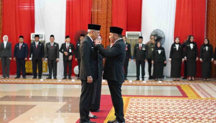 Herman Deru Beri Satyalancana Karya Satya, Ingatkan ASN Sumsel Jaga Integritas