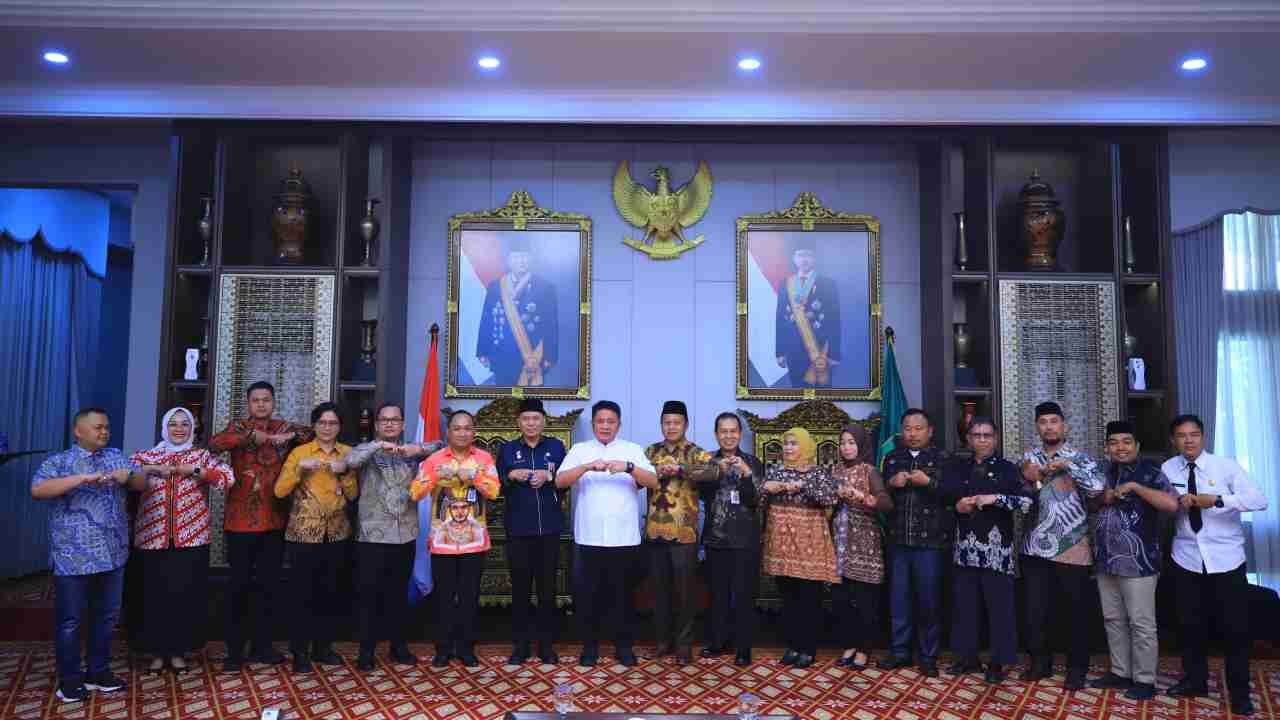 Herman Deru Dukung Kades dan Lurah Peserta Peace Maker Award