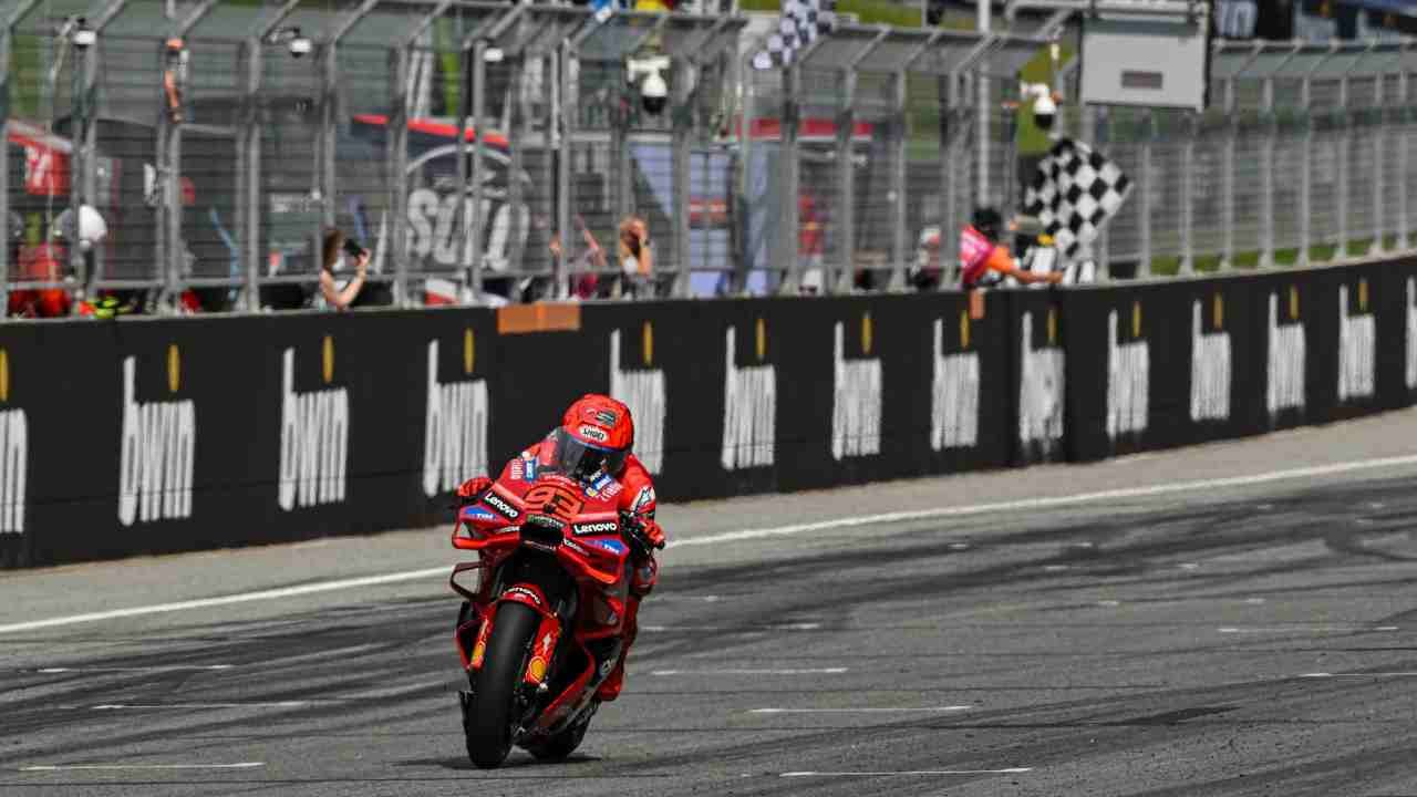 Kalahkan Bezzecchi dalam Duel Sengit, Marc Marquez Menangi Balapan Ke-1000 MotoGP Austria 2025