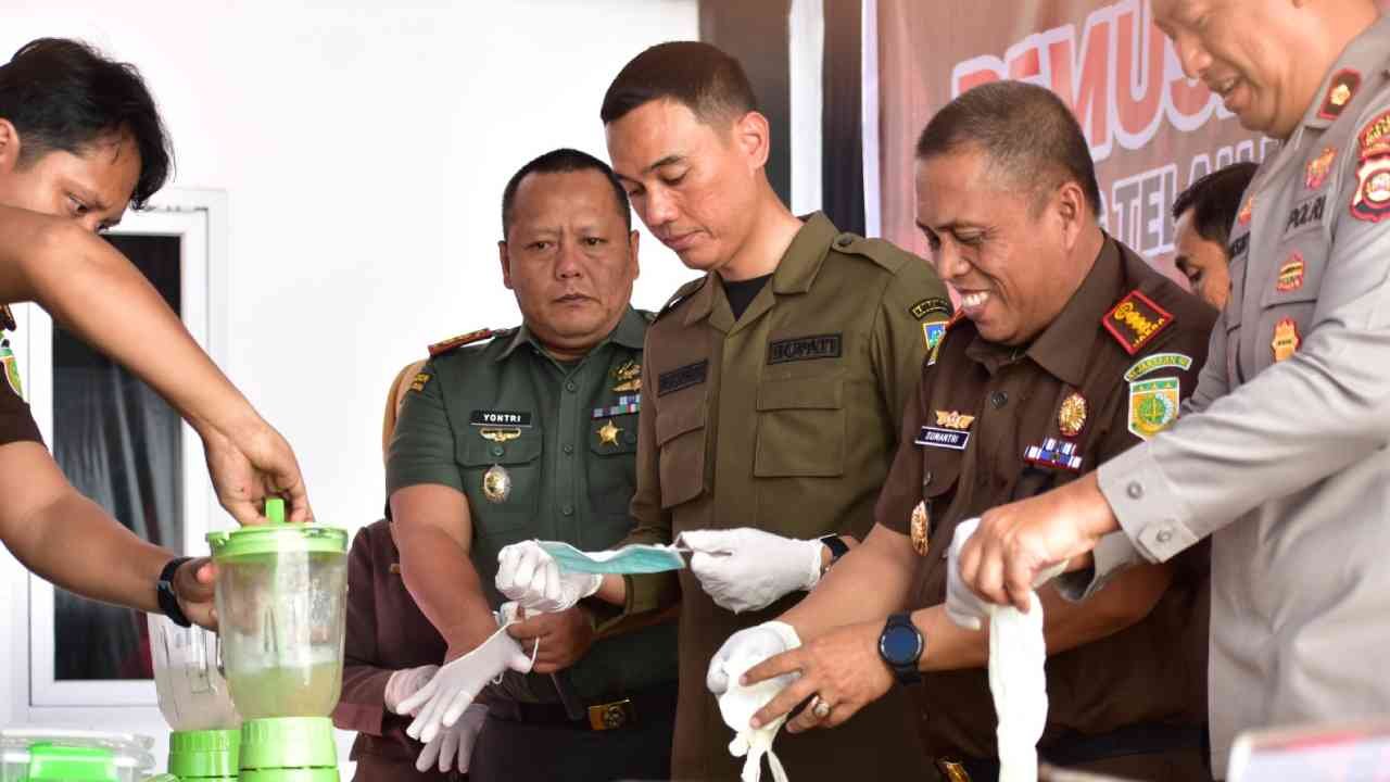 Kejari Musnahkan Ratusan Barang Bukti Inkracht, Bupati OKI Apresiasi Kinerja APH