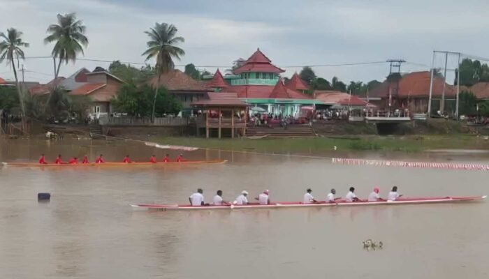 Merahkan Sungai Komering, 25 Regu Adu Cepat di Lomba Bidar HUT RI