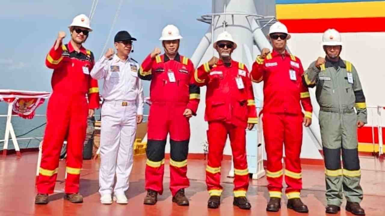 Peringatan HUT ke-80 RI, SKK Migas Kibarkan Merah Putih di Tengah Lautan Jambi