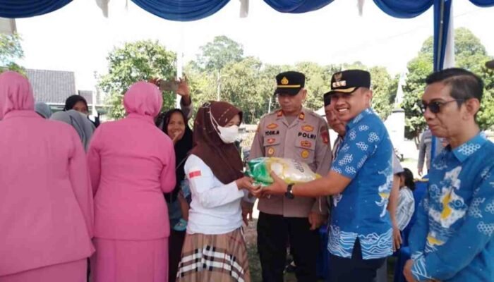 Polres OKI Gelar Pangan Murah, 2 Ton Beras Ludes Terjual