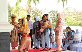 Selvi Gibran di Griya Agung: Pesona Songket Palembang dan Kelezatan Pindang Memukau Ketua Umum Dekranas