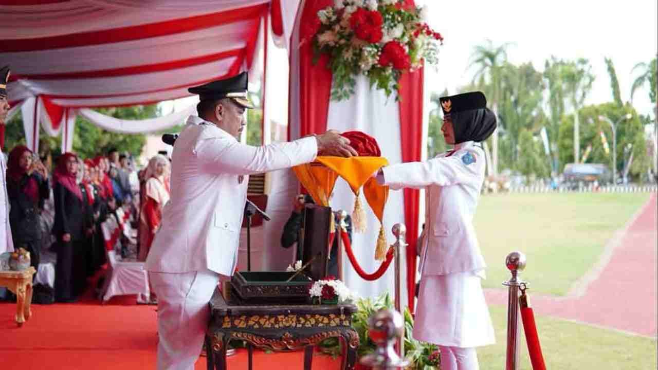 Upacara Penurunan Bendera di OKI Berjalan Khidmat, Jadi Penutup Peringatan HUT RI ke-80