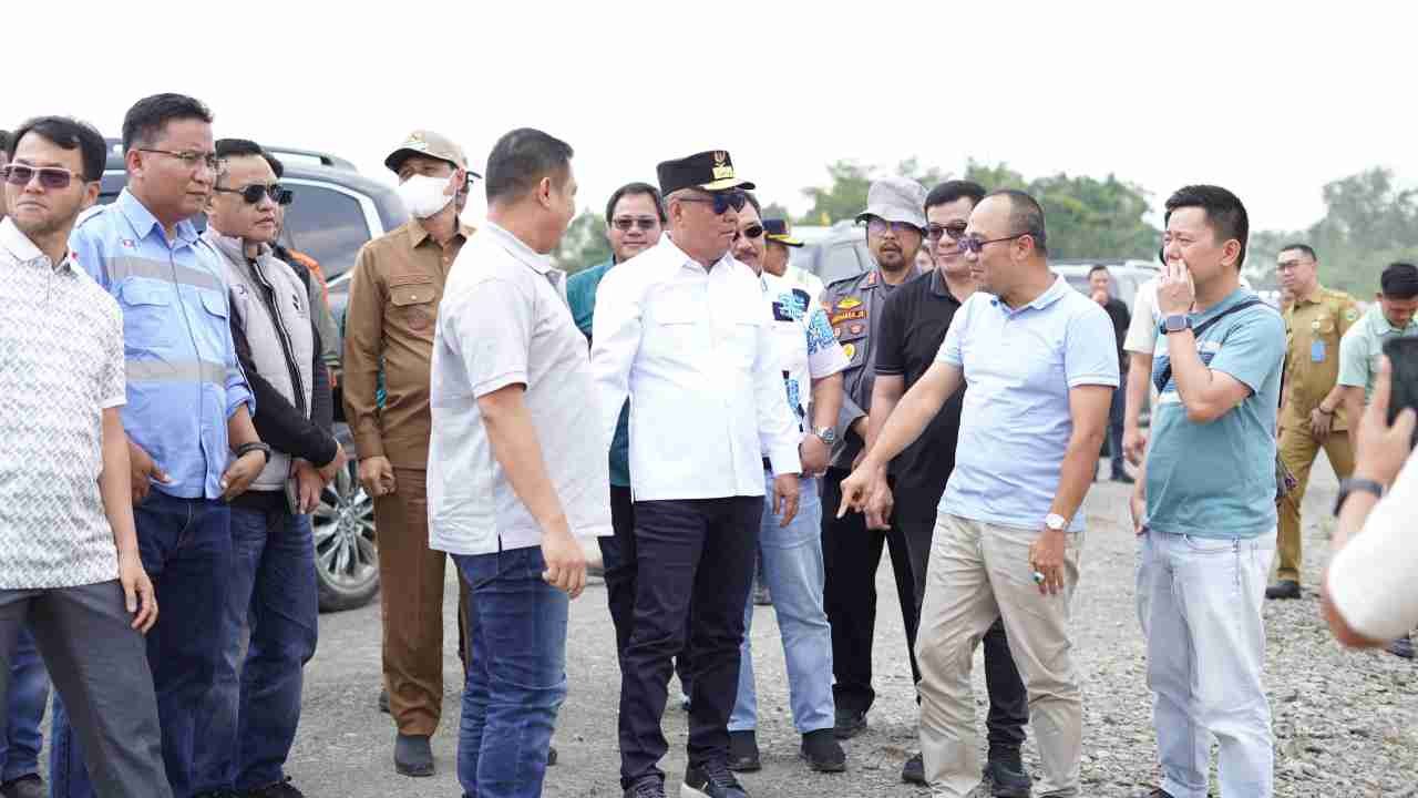 Wagub Cik Ujang Tinjau Jalan Khusus Batubara, Tegaskan Larangan Truk Melintas di Jalan Negara
