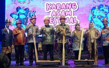Dukung Ekonomi Kreatif, Gubernur Herman Deru Puji Festival Karang Asam Muara Enim