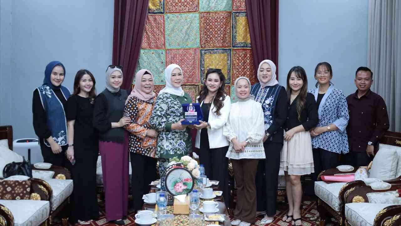 Gandeng HIPMI Womenpreneur, Ketua PKK Sumsel Feby Deru Ajak Kembangkan UMKM Lokal