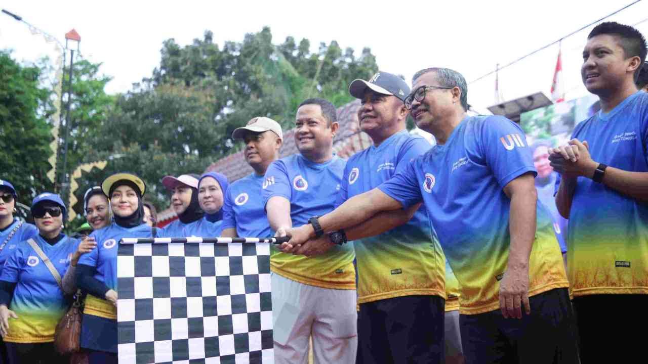 Gubernur Herman Deru Buka Jalan Sehat IKA UII, Apresiasi Solidaritas Alumni