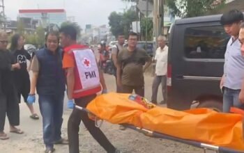 Mobil Menyala di Kolonel Atmo Gemparkan Warga, Pengemudi Ditemukan Meninggal