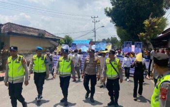 Pengamanan Gabungan Amankan Aksi Warga di PN Kayuagung