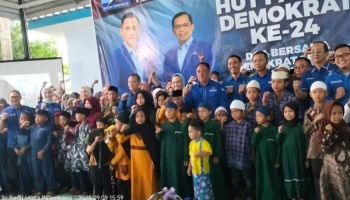 Perayaan HUT Partai Demokrat yang digelar serentak di seluruh Indonesia ini mengusung tema “Doa Bersama, Demokrat Peduli dan Berbagi.”