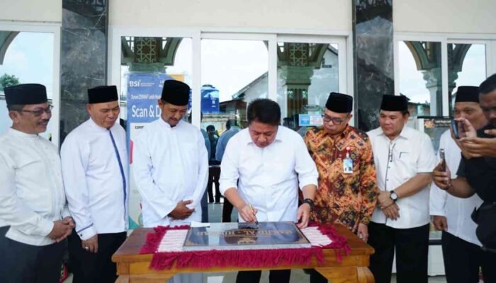 Peresmian Masjid Al Hikmah Sukarami, Bukti Kekuatan Gotong Royong Warga yang Diapresiasi Herman Deru