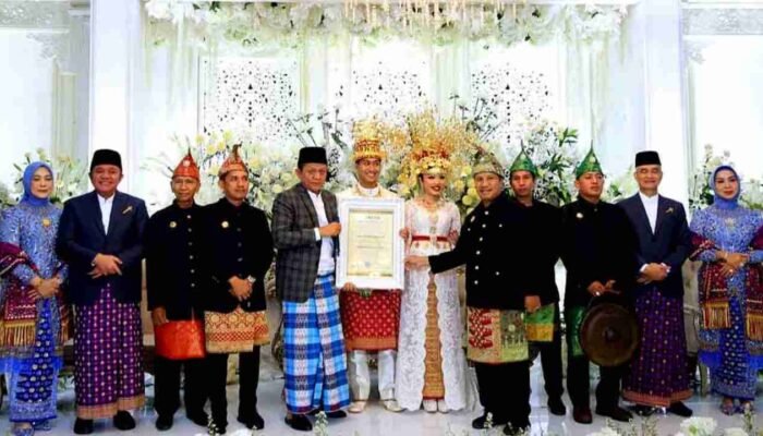 Pernikahan Putri Gubernur Sumsel, Ratu Tenny Leriva, Sarat Adat dan Bertabur Tokoh Nasional