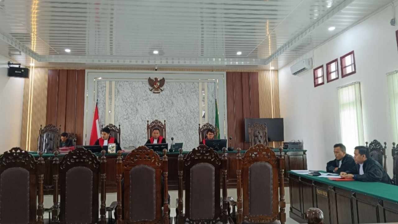 Terancam 15 Bulan Penjara, Kades Ibrahim Berharap Bebas Berkat Pembelaan Kuat Pengacara dan Dukungan Warga