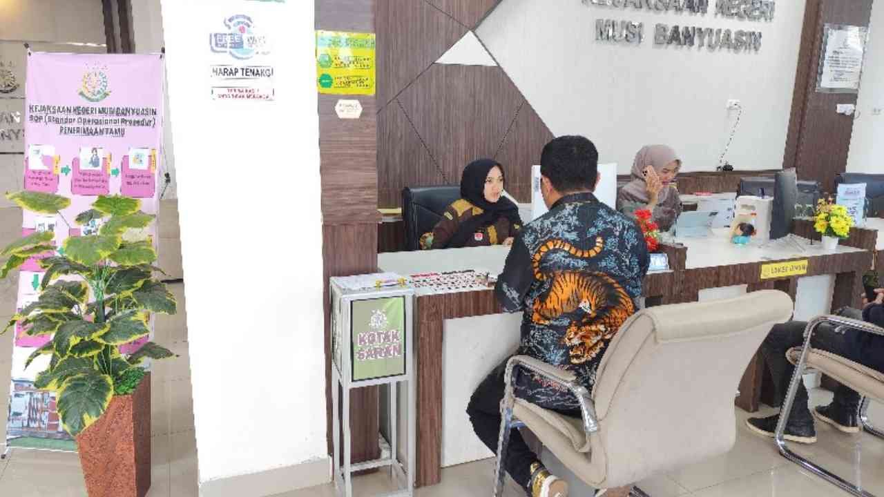 Dugaan Korupsi Dana Desa di Muba: Kades Pinang Banjar Dilaporkan ke Kejari, Anggaran Rp100 Juta Hanya untuk Pohon Pisang.