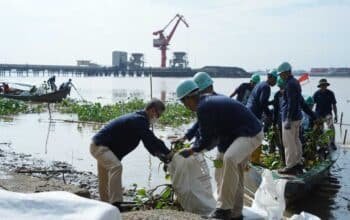 Jaga Ekosistem Maritim, PT Pusri Palembang Tegaskan Komitmen Lingkungan Melalui Aksi Bersih Sungai