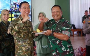 Simbol Kemanunggalan: Bupati Muchendi Kenakan Seragam Komcad, Tegaskan Sinergi Pemkab OKI dan TNI