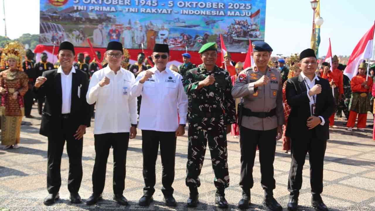 Simbol Komitmen Kedaulatan, Sekda Edward Candra Pimpin Sinergi Pemprov Sumsel-TNI di HUT ke-80