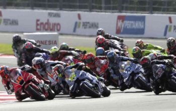 Sprint Race Mandalika: Bezzecchi Juara Comeback, Drama Penalti Marquez dan Bagnaia Tercecer