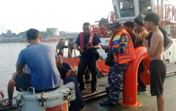 TB Mitra Kencana X Tenggelam di Sungai Musi, Lanal Palembang Pimpin Penanganan dan Pastikan ABK Selamat