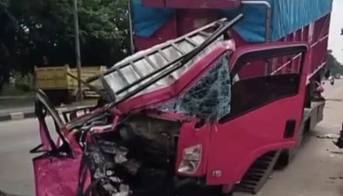 Truk Hantam Truk Mogok di Soekarno Hatta Palembang, Satu Orang Tewas di Tempat