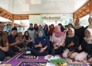 Utun Bersedekah PTBA Tanamkan Budaya Hijau: Sedekah Bukan Hanya Materi, Tapi Juga Menjaga Alam