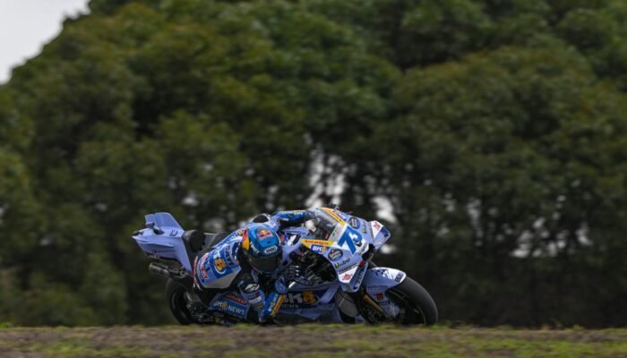 Alex Marquez Menangi Duel Sengit di Sprint Portimao, Bezzecchi Jauhi Bagnaia di Klasemen