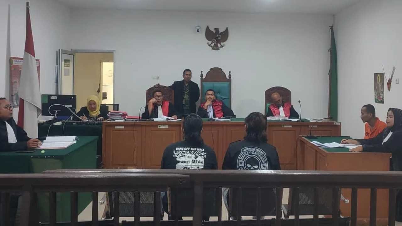 Hakim Cecar Terdakwa Senpi Rakitan, Disinggung Kaitannya dengan Narkotika